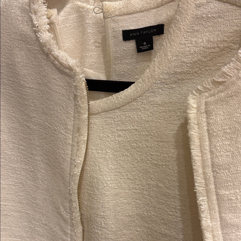 Ann Taylor Ivory Textured 3 piece Suit